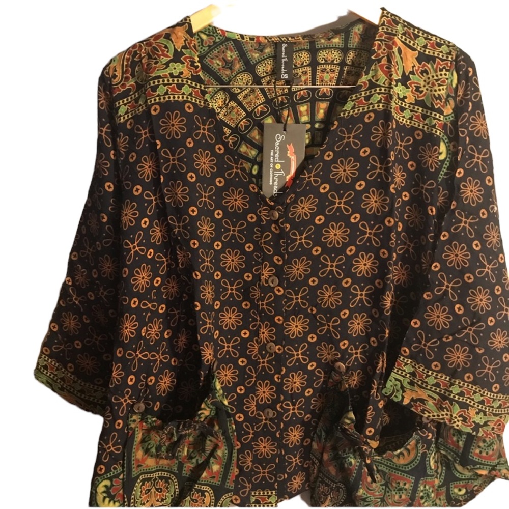 NWT.  Sacred Threads Blouse Onesize.   219671.   RD/RD - Picture 2 of 4